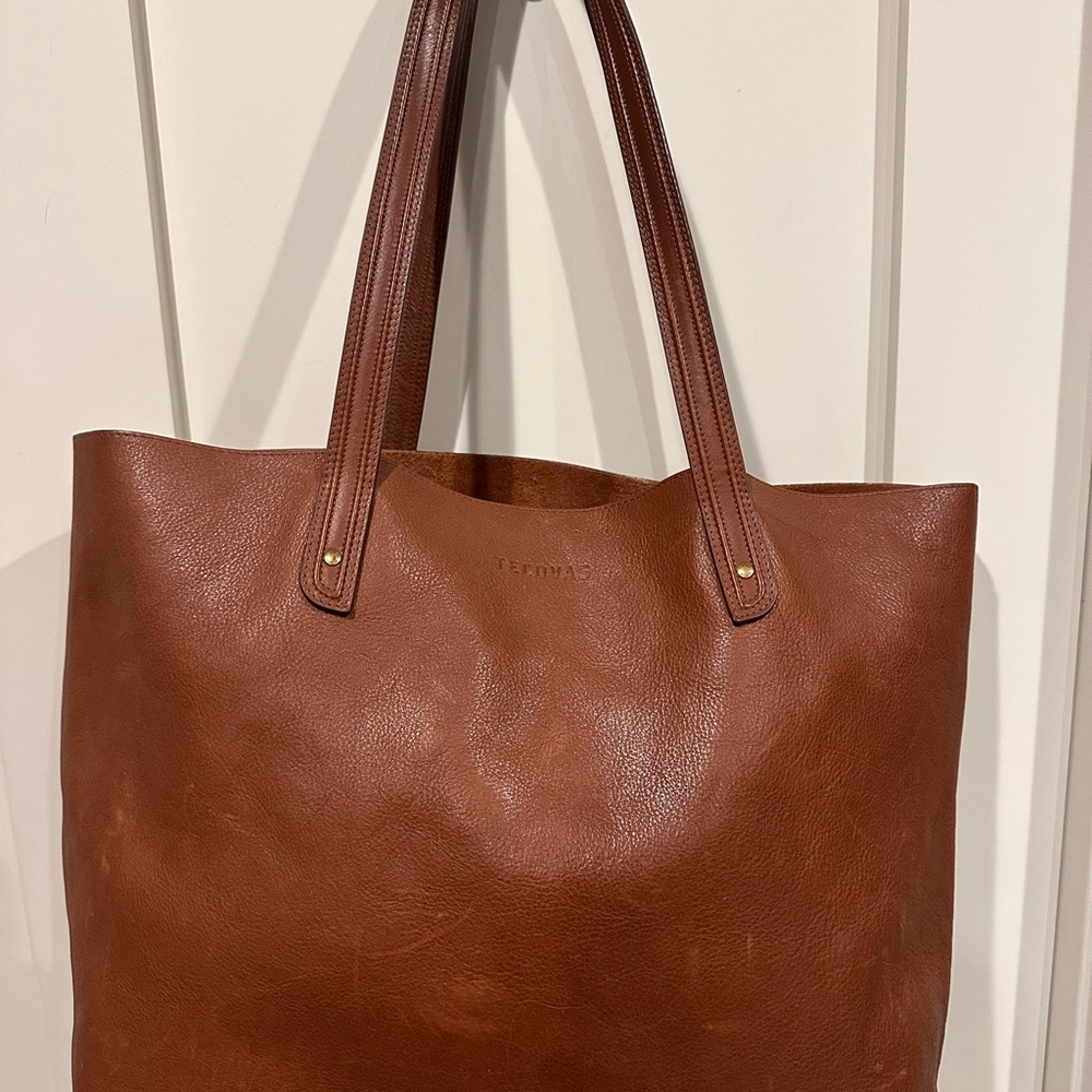 Tecovas Leather Tote in Fawn